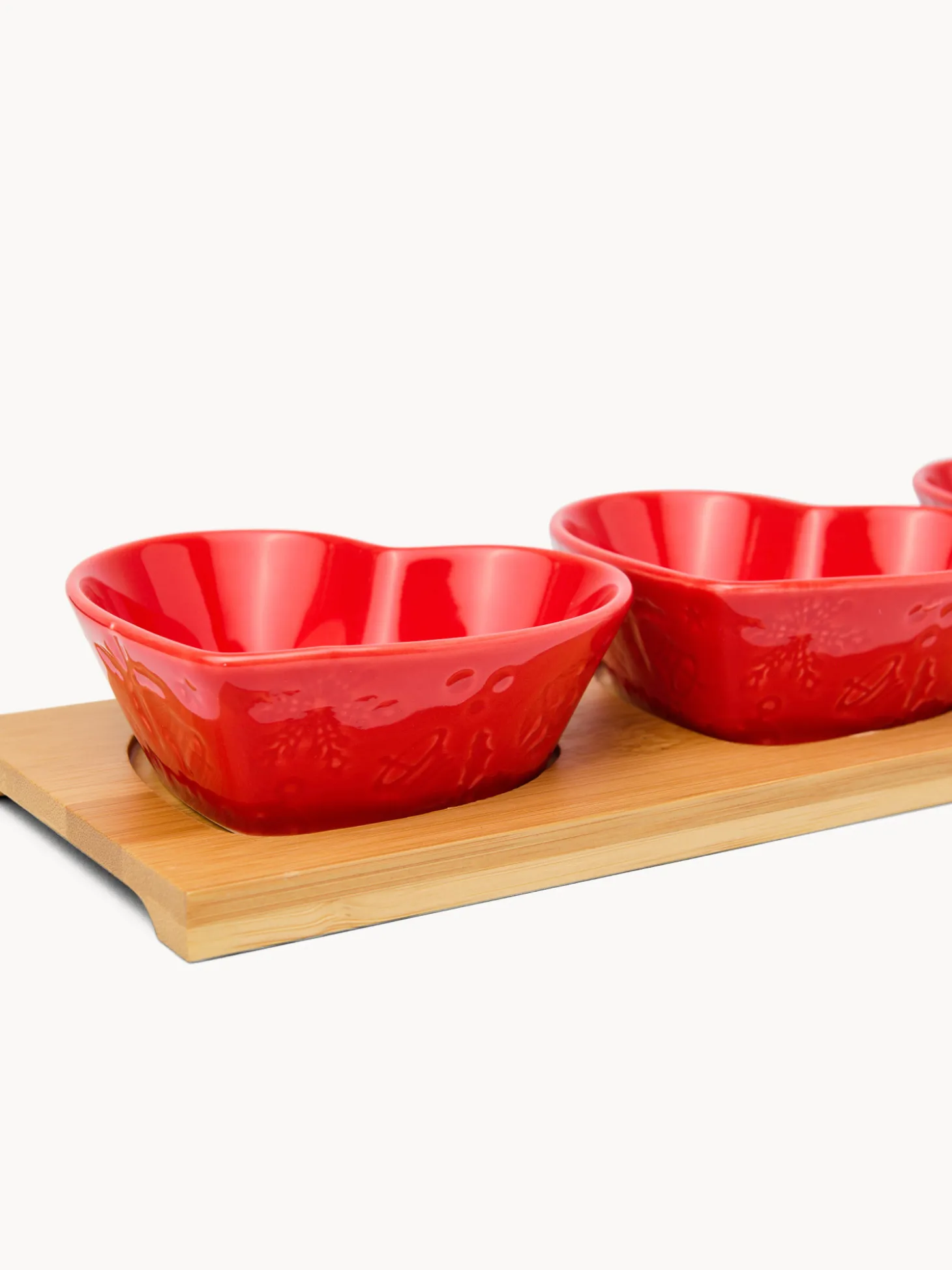 Antipastiera in legno di bamboo con 3 coppette a cuore