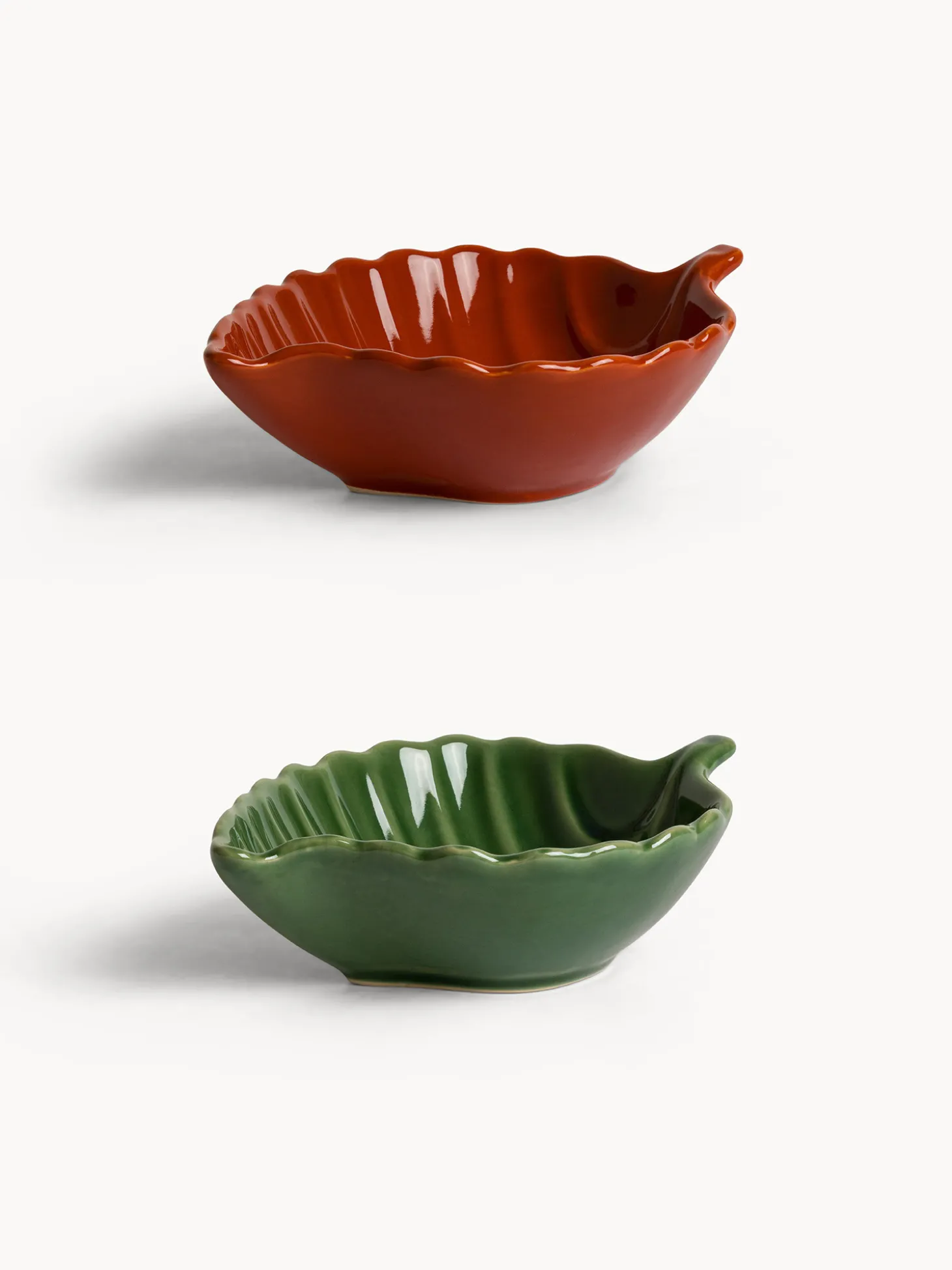 Coppetta in stoneware a forma di foglia