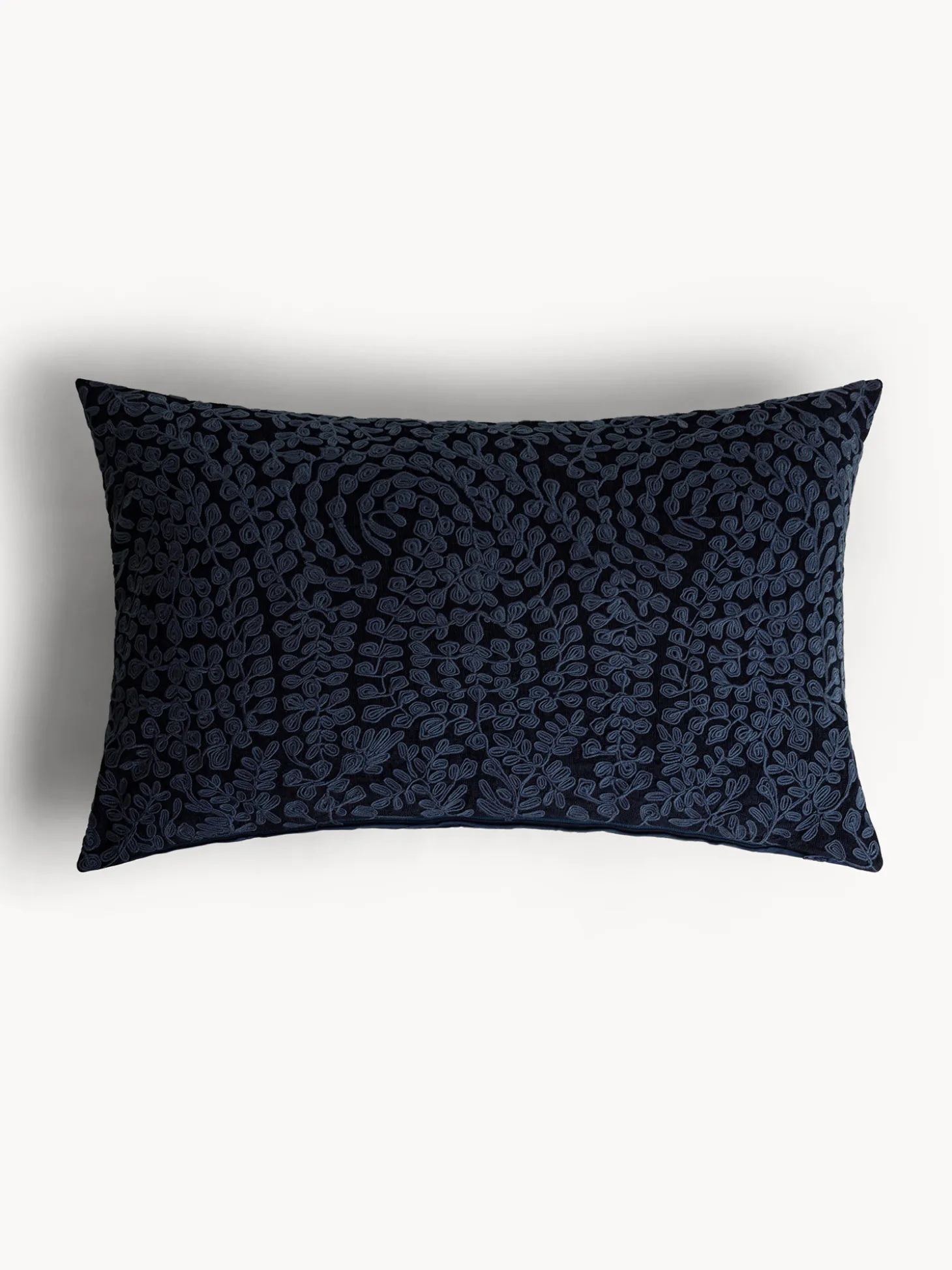 Cuscino 45x65 cm in ciniglia ricamo floreale