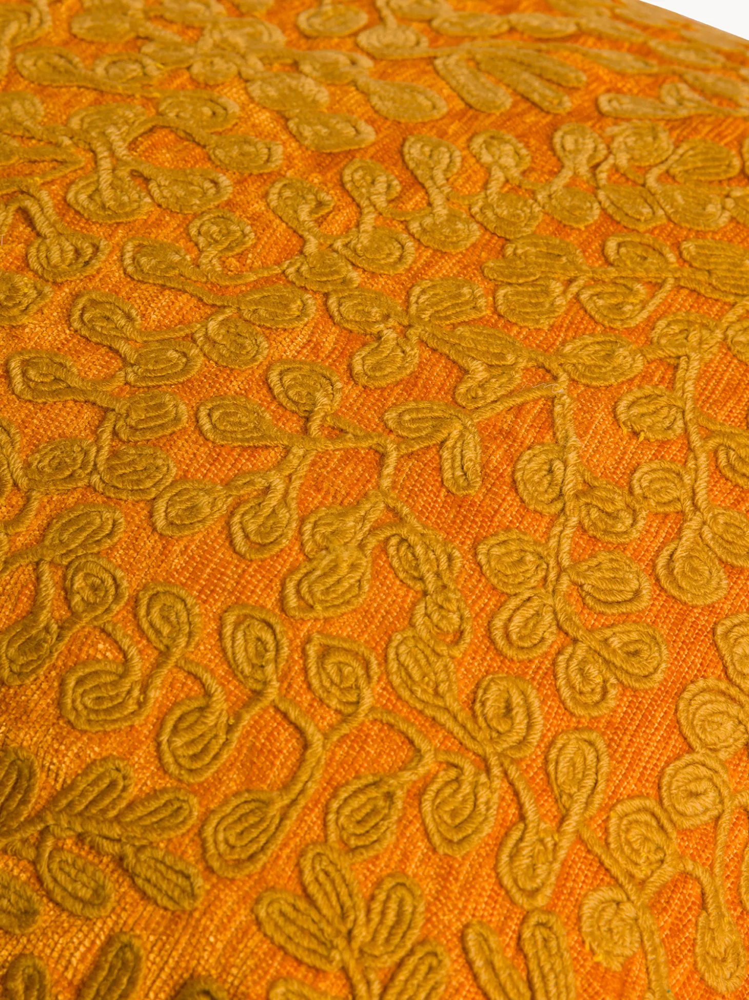 Cuscino 45x65 cm in ciniglia ricamo floreale