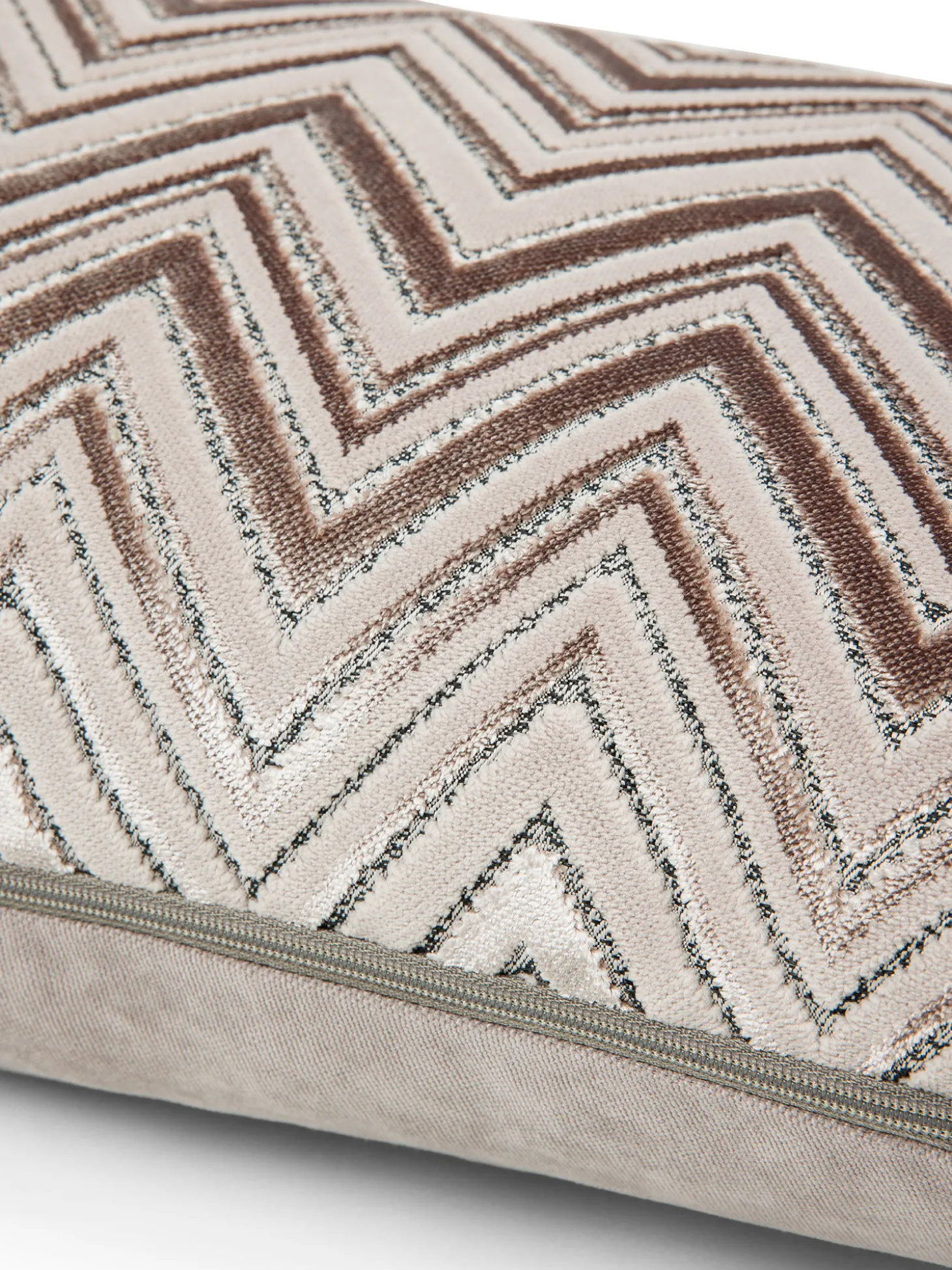 Cuscino 35x55 cm in velluto jacquard motivo geometrico
