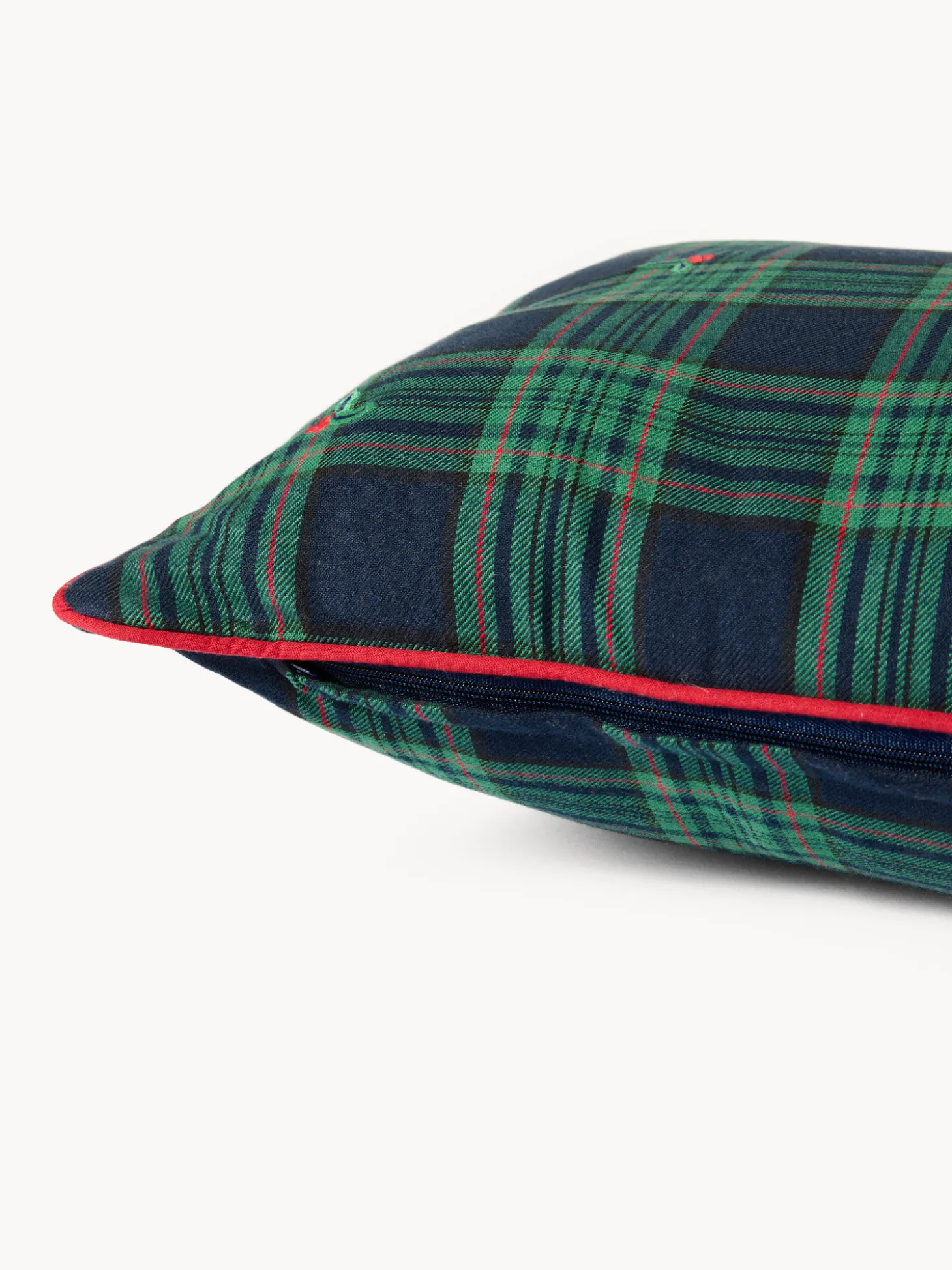 Cuscino 35x50 in cotone motivo tartan con ricami agrifoglio