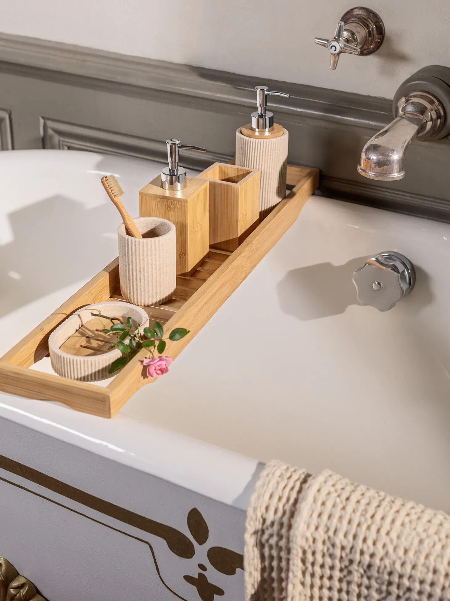 Dispenser sapone in poliresina rigato