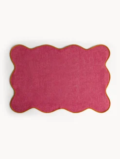 Tovaglietta in cotone con bordi smerlati e overlock