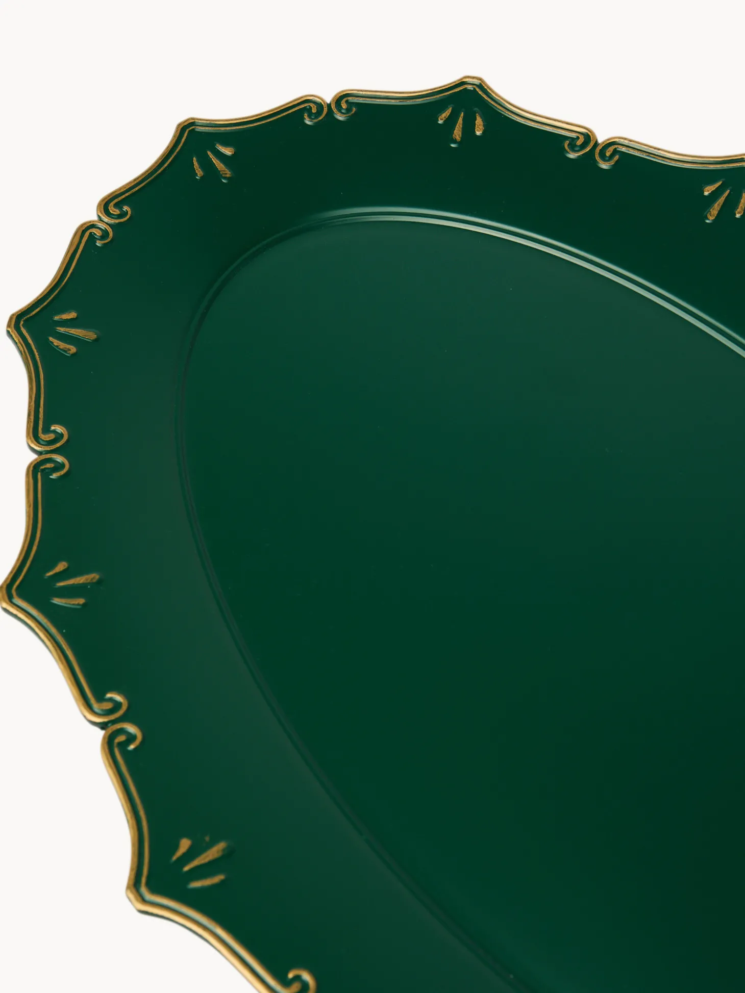 Vassoio ovale con bordi smerlati